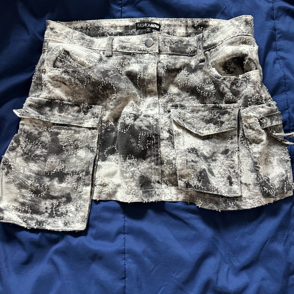 Fashion Nova Black and White Skort
